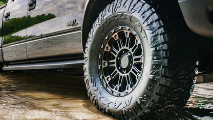 LT285/55R22 RAZR AT811 10PR 124/121R TL M+S