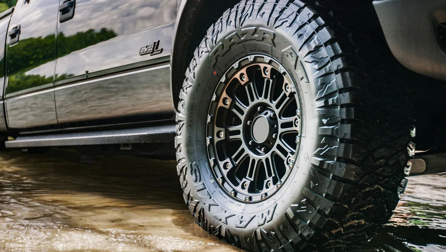 LT275/70R17 RAZR AT811 10PR 121/118R RBL M+S
